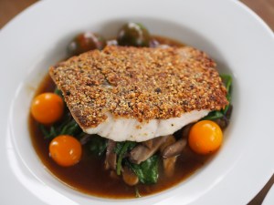 zander mit nuss-kruste